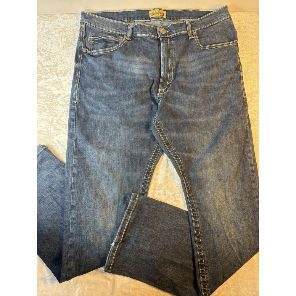 Wrangler 20X Jeans Mens 38x35 Blue Denim Relaxed Bootcut Western Cowboy Stretch